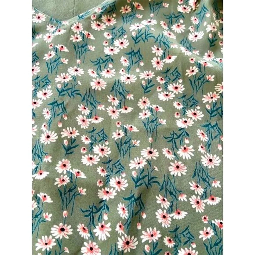 Papermoon Stitch Fix Ellie Green Floral V-Neck Top Size S Cap Sleeve - Picture 11 of 13